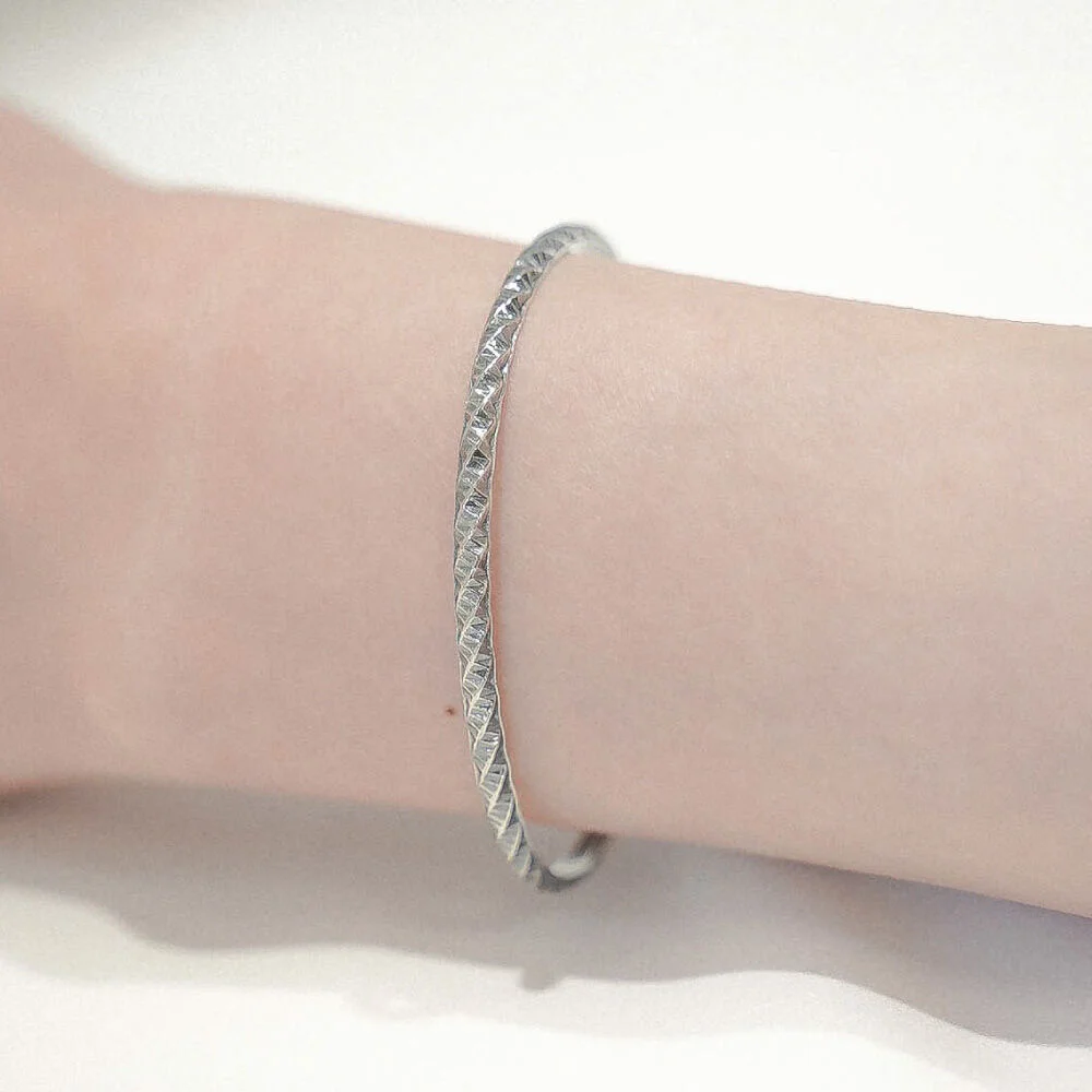 HR 03B_Silver Bangle Bracelet (Silver 925)