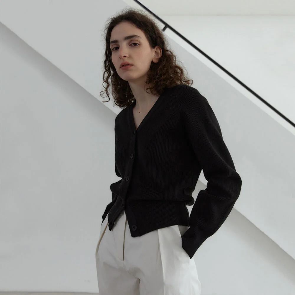 21S V-NECK LINE RIBBED CARDIGAN (BLACK)