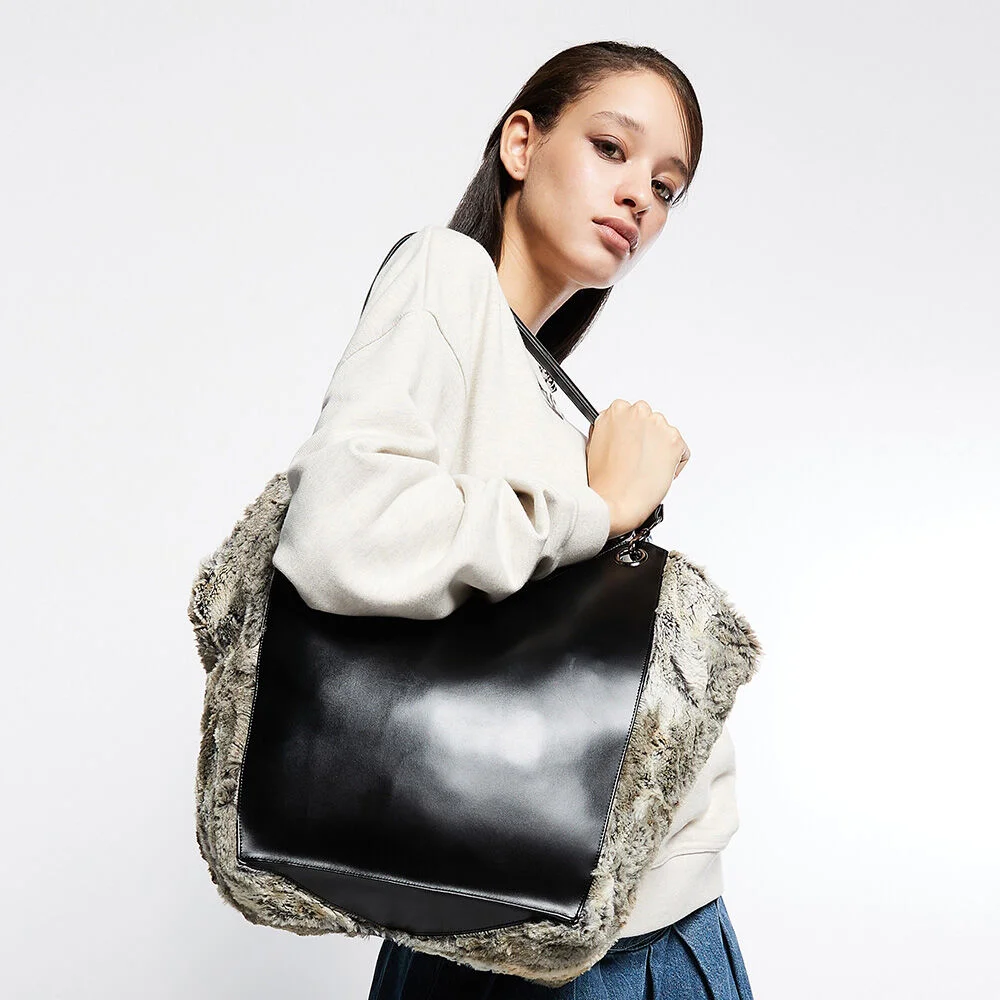 L7 RACCOON SHOULDER BAG(BLACK)