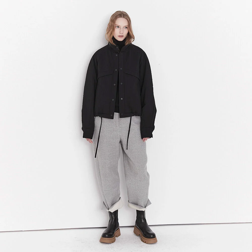 HIGH NECK PADDING BLOUSON (moat black)