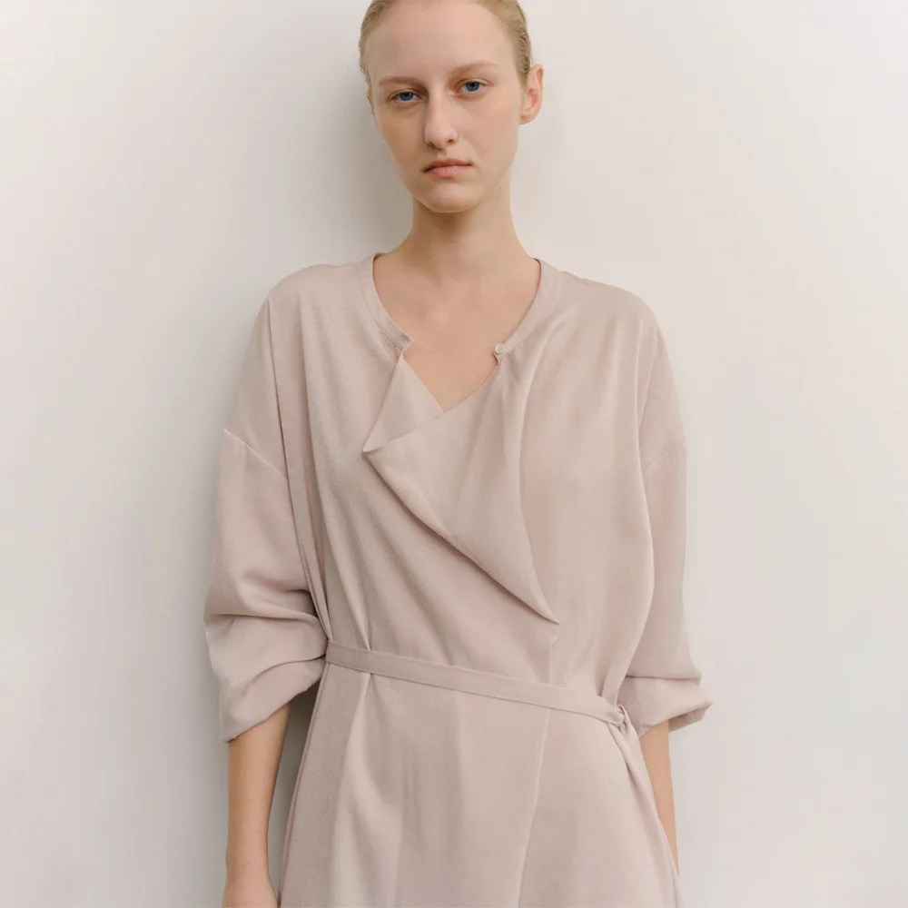 SMOOTH TEXTURE DRAPE OPS_SAND BEIGE