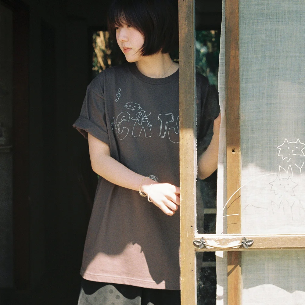CATS tee (charcoal)
