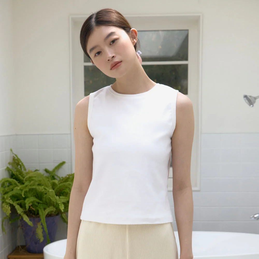 Soft sleeveless Top (White)