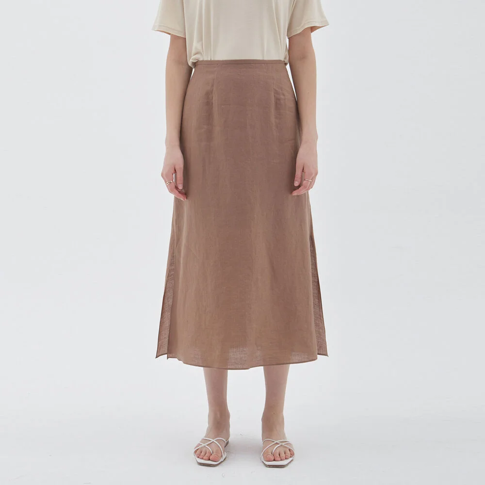 FEMININE SLIT LONG SKIRT_BROWN