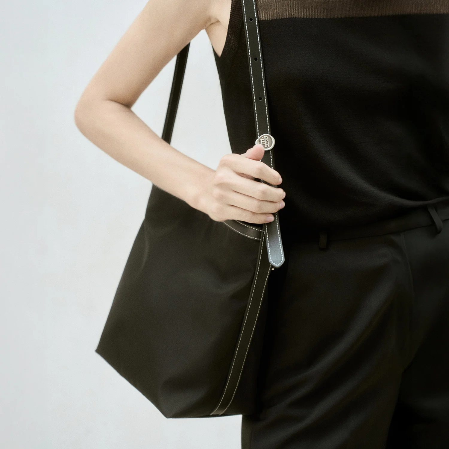 SQUARE NYLON SHOULDER BAG BLACK