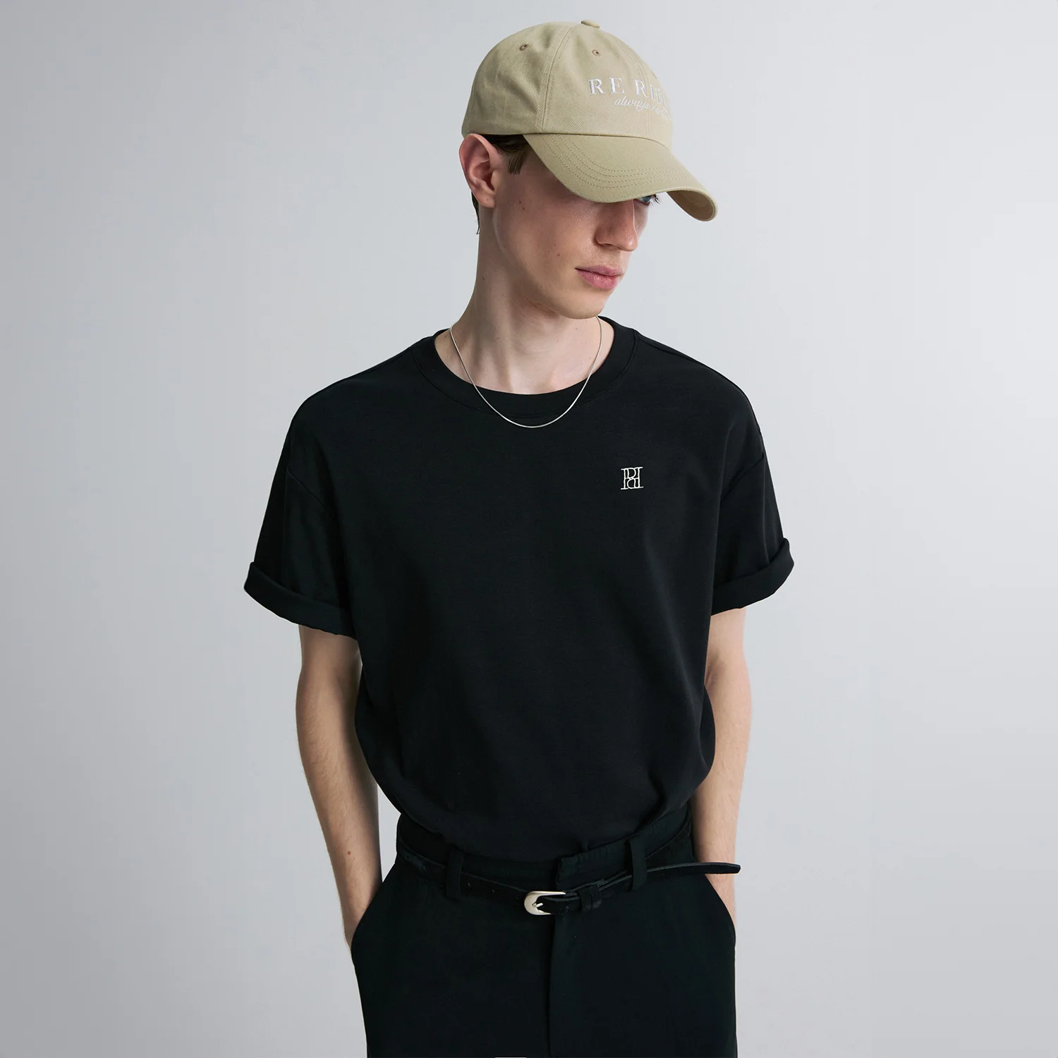 LOGO EMBROIDERED T-SHIRT BLACK