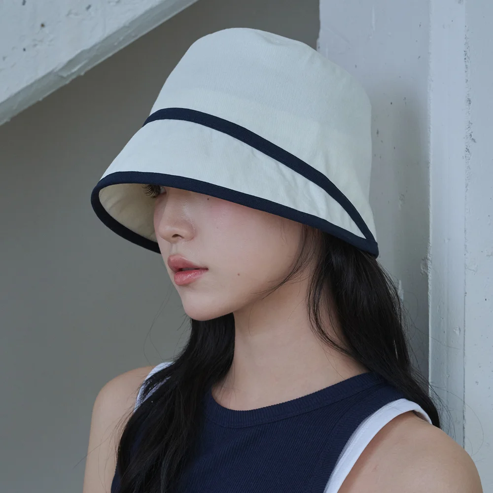 Contrast Line Moon Bucket Hat (2 Colors)