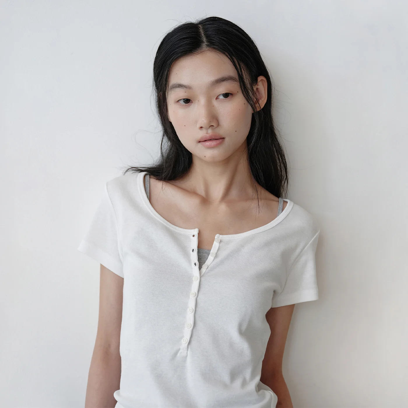 Scoop button t-shirt (ivory)