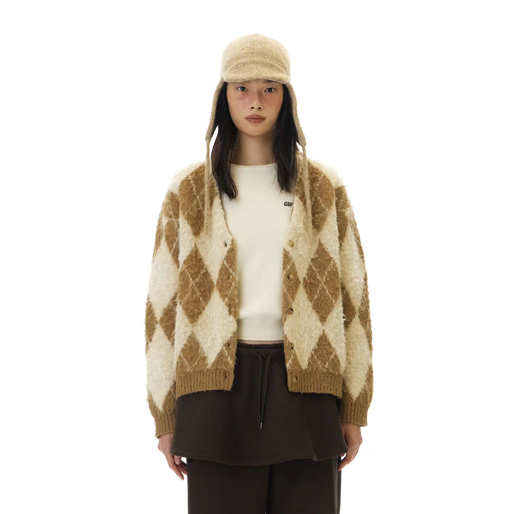ARIA BRUSHED ARGYLE CARDIGAN (BEIGE)