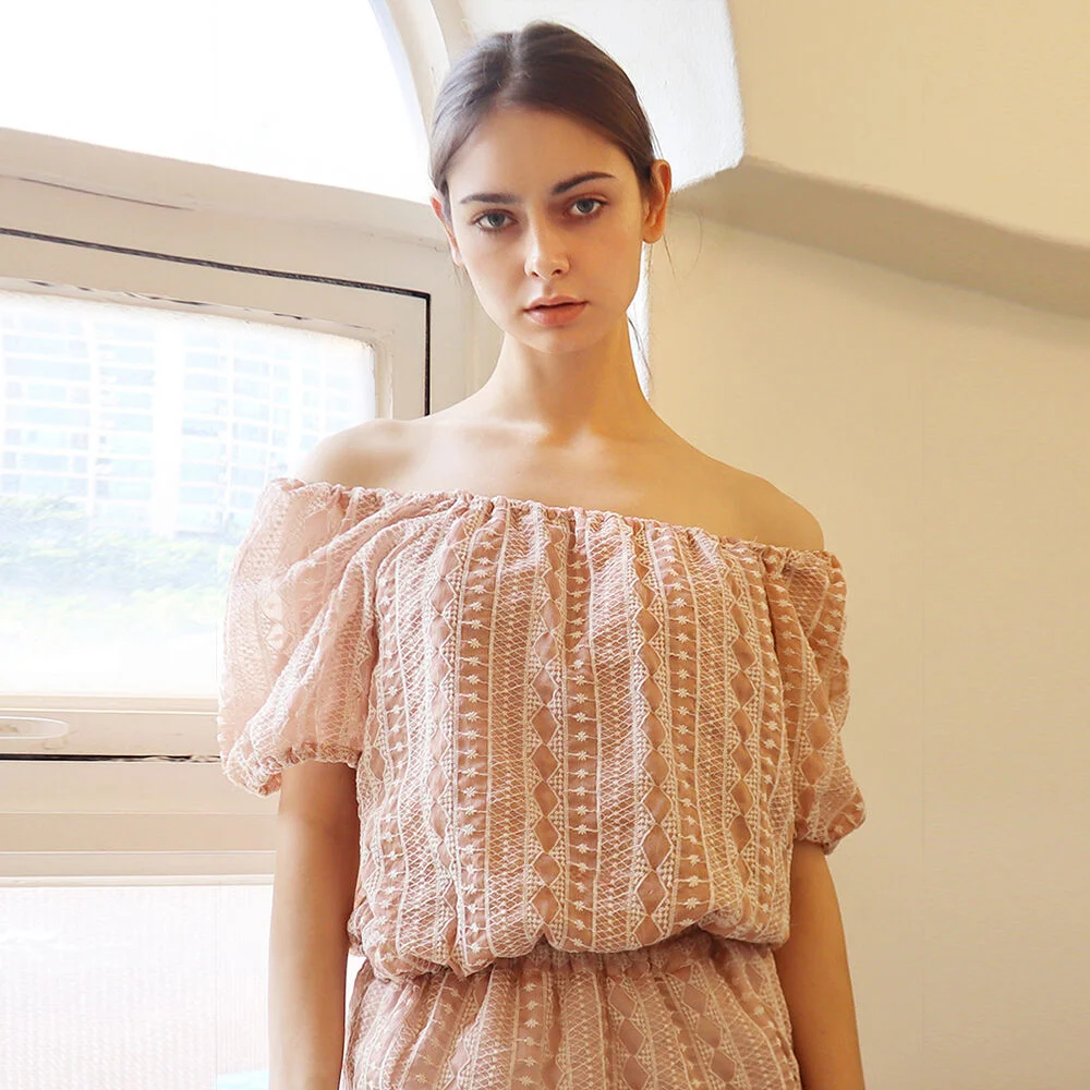 蕾絲 短版 粉啡色 露肩_Lace Crop PKBW Off-shoulder