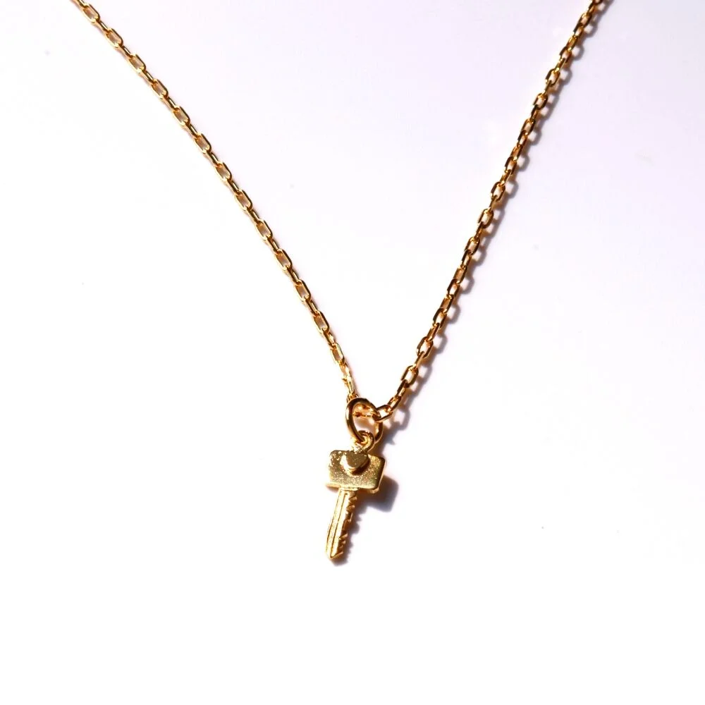 Mini key pendant simple Necklace 迷你 鑰匙 吊飾 點綴 鏈條 頸鏈