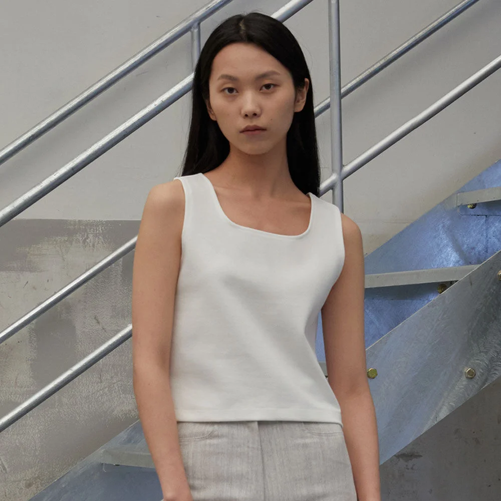 FLAT SQUARE SLEEVELESS (WHITE)