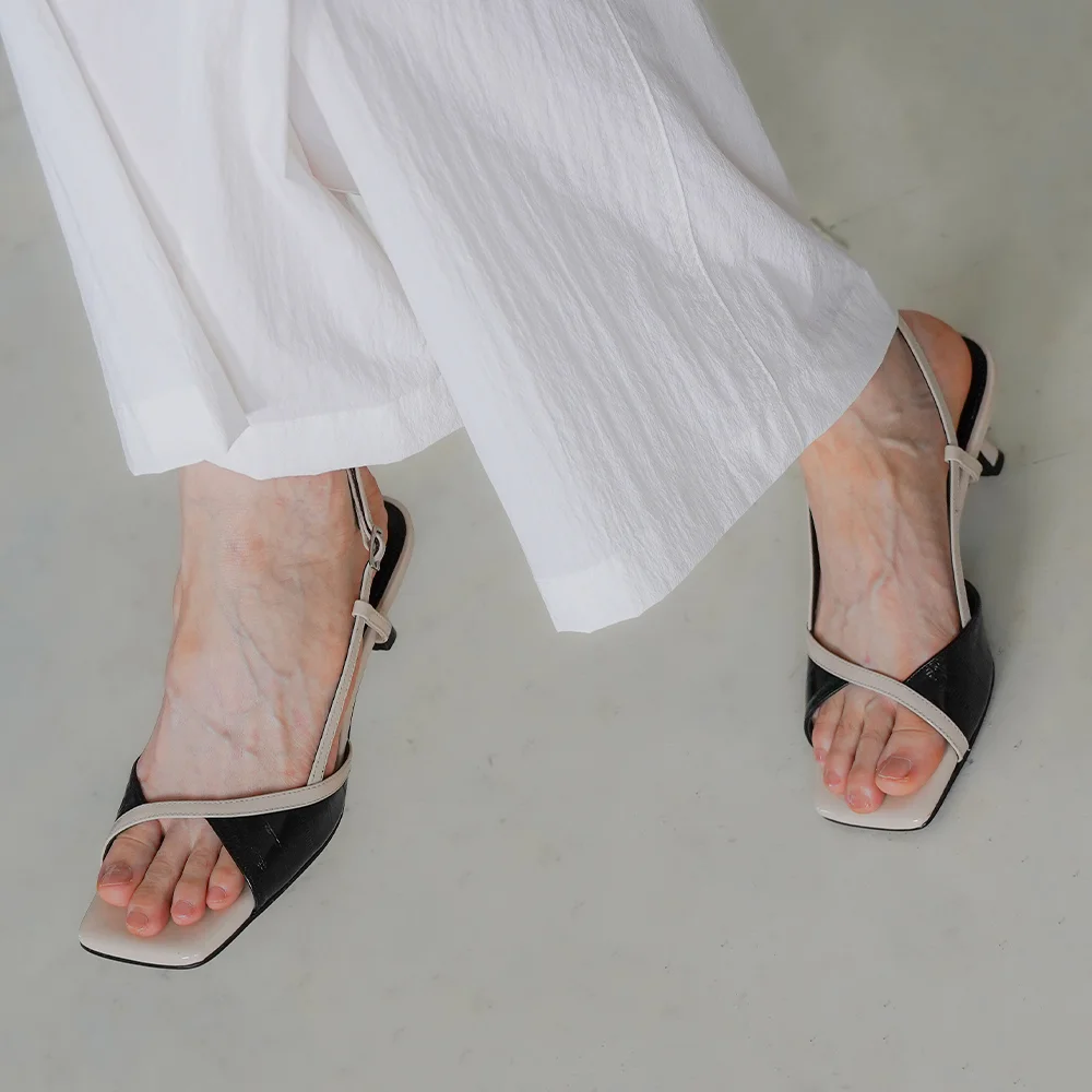 Diagonal Strap Sandal_26111_combi