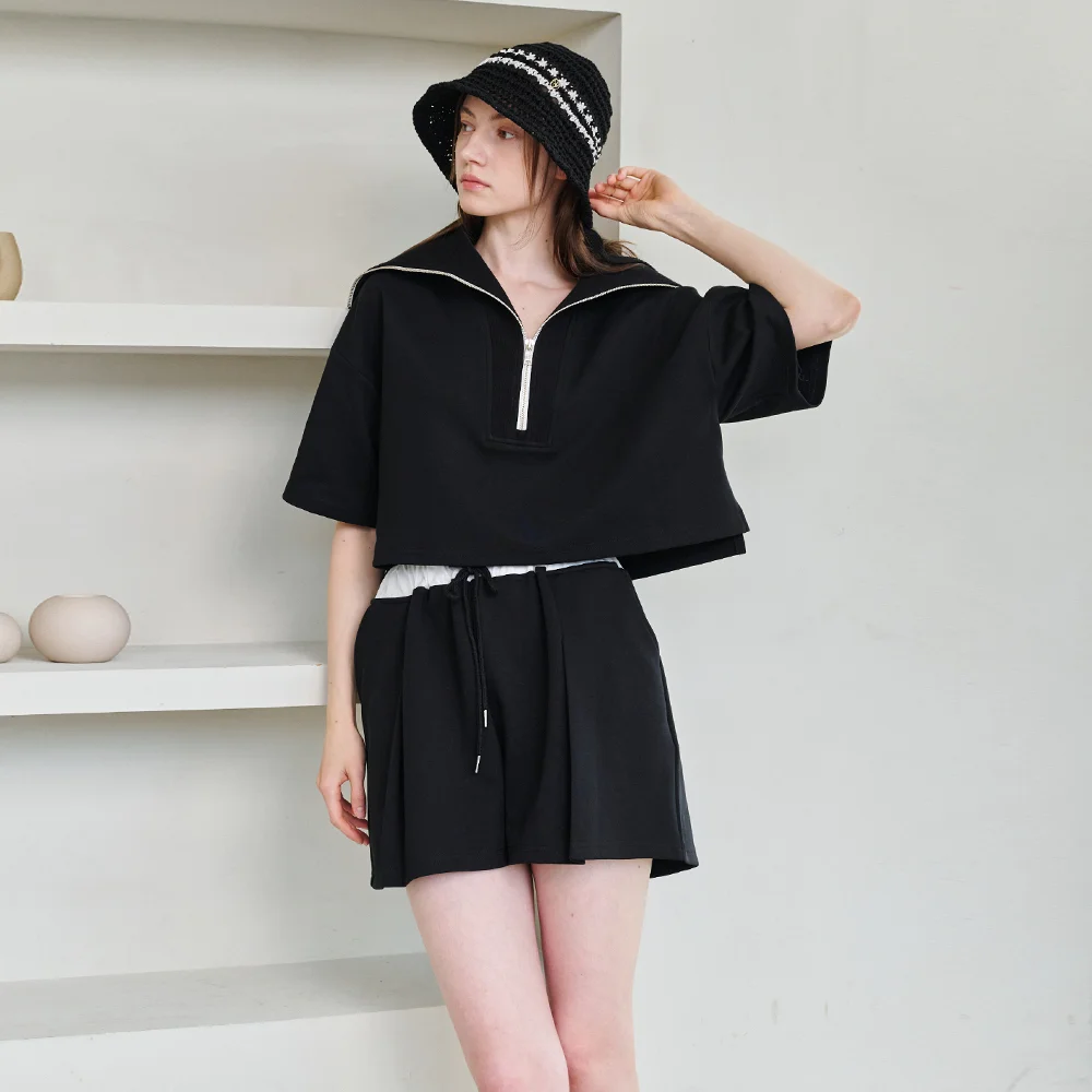 Wide Collar Half Sleeve T-Shirts - Black