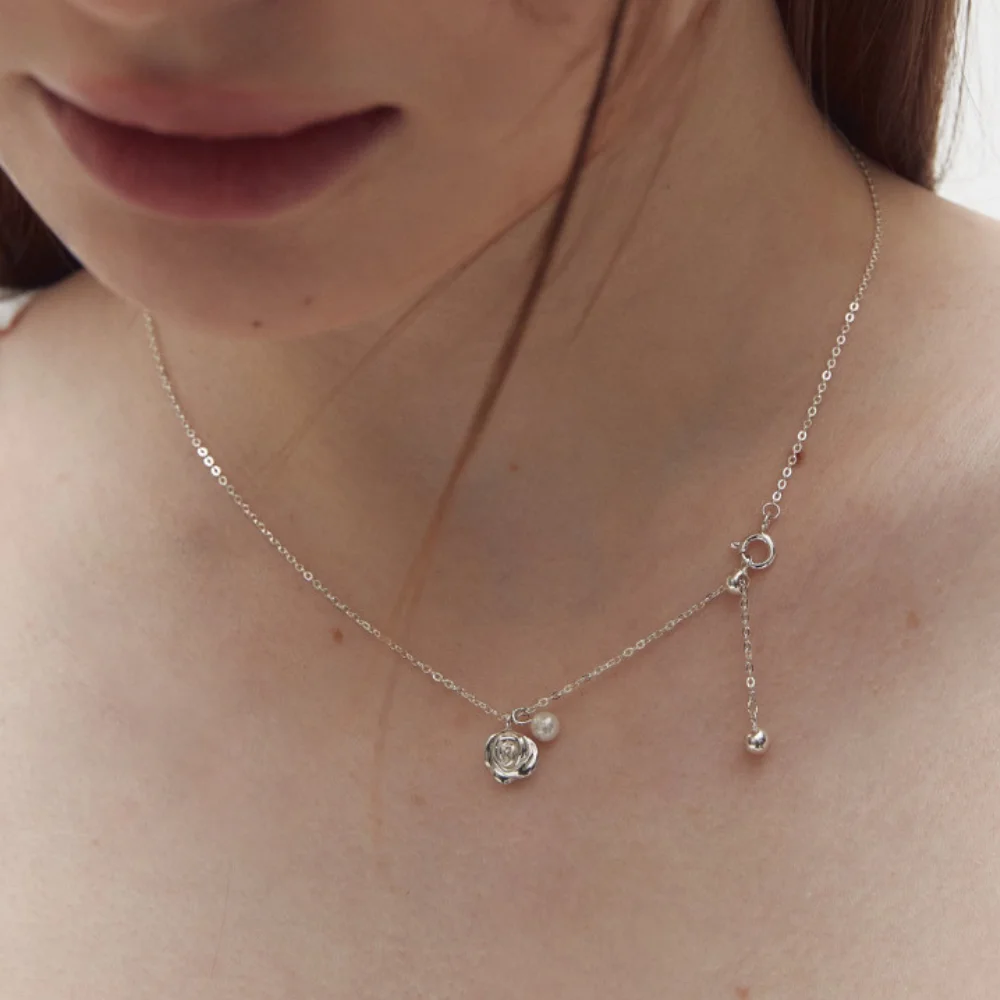 Petit rose pearl necklace (2 colors)