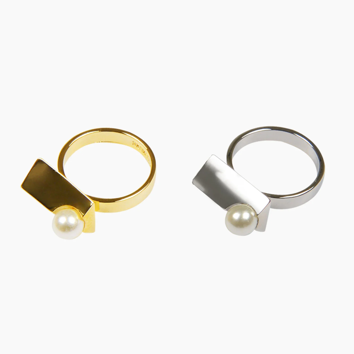 Pearl Square Amelie Ring