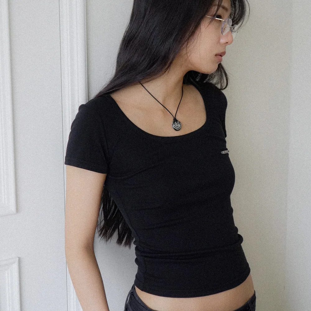 U-Neck Fitted Half Top (Black)