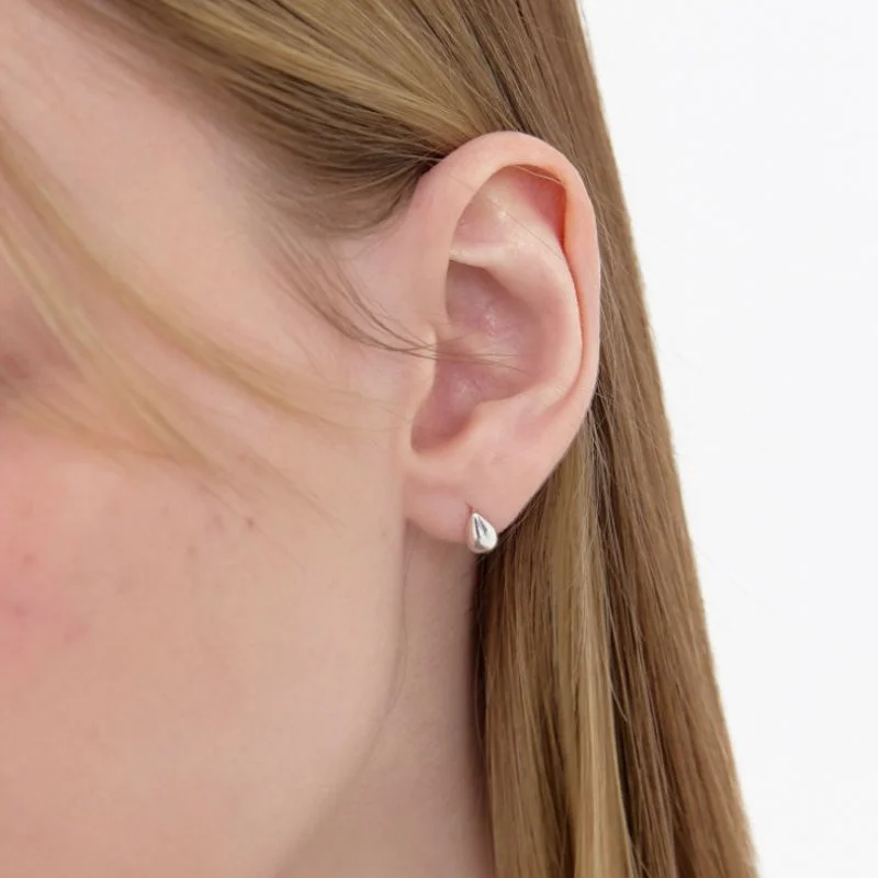 Mini water stud earrings