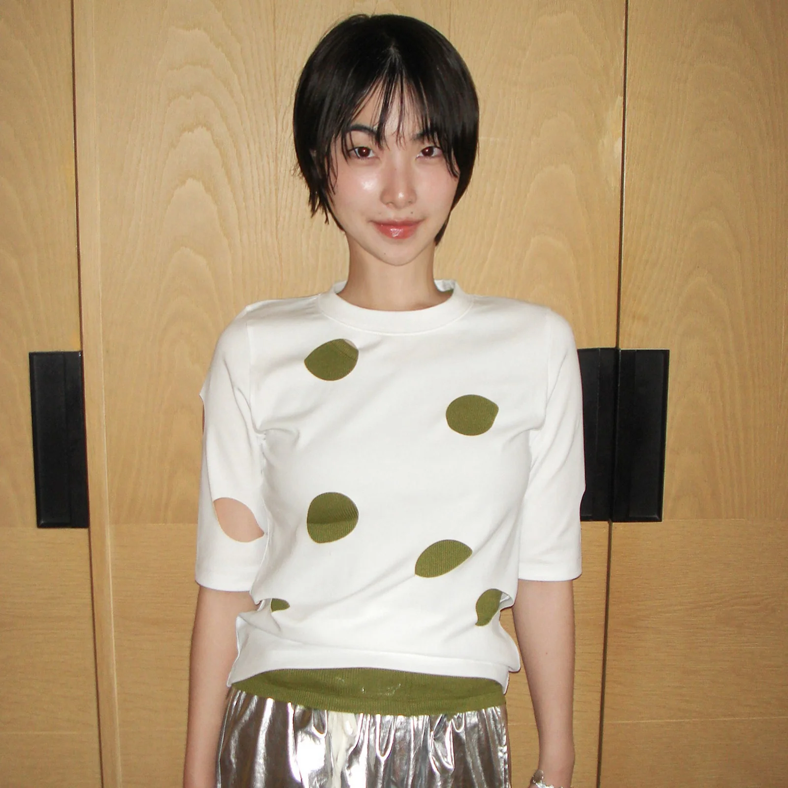 HOLE DETAIL T-SHIRT_WHITE