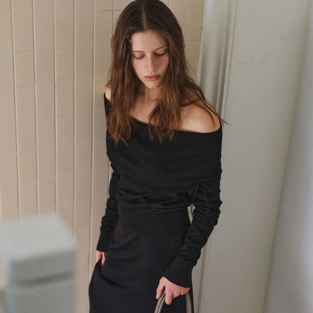 LIEN OFF SHOULDER KNIT (BLACK)