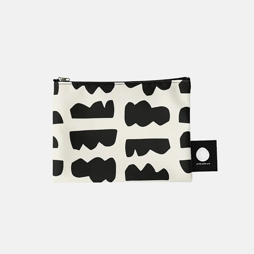Rori Brochard 藝術家, Paper cuts(Black) 化妝袋