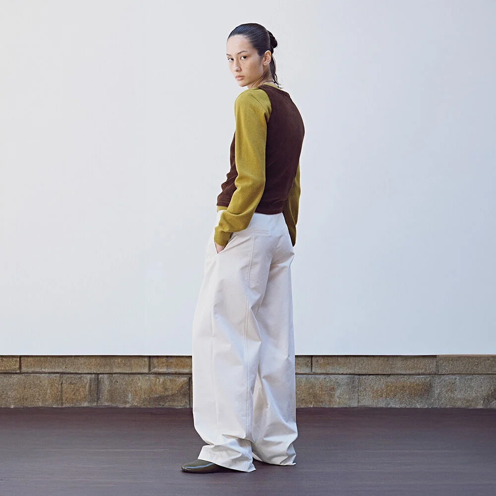 Incised Detail Curved-Fit Pants L112-03