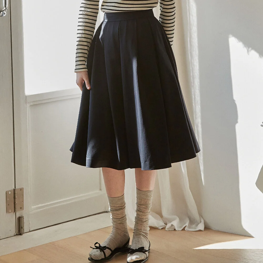 Satin tuck flare skirt - Navy