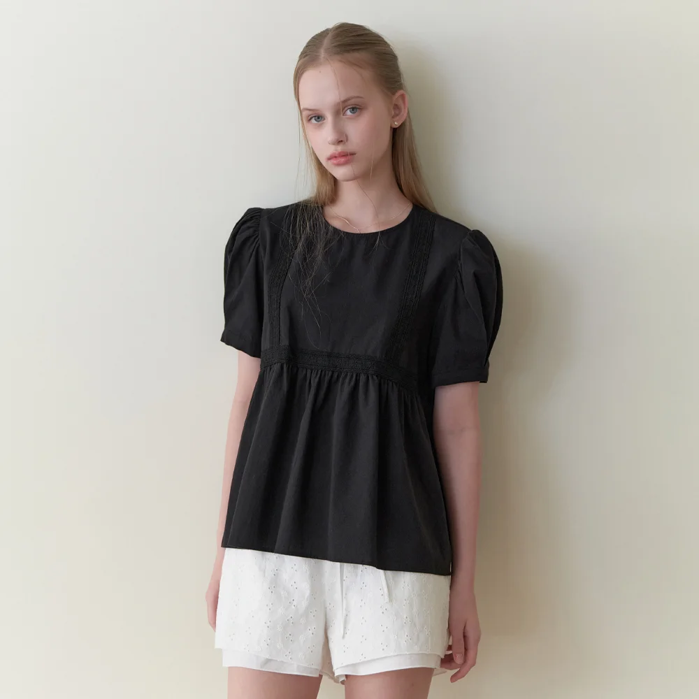 Gardener lace blouse (black)