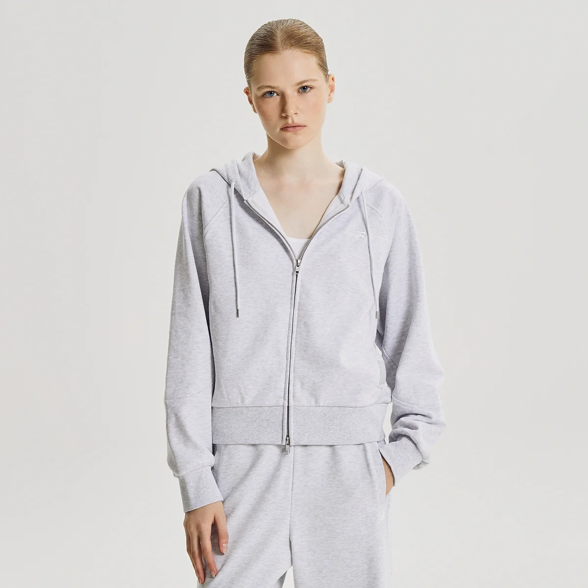 NBMDG4W912 / WOMEN 必備款 連帽拉鍊外套 (L/GRAY)