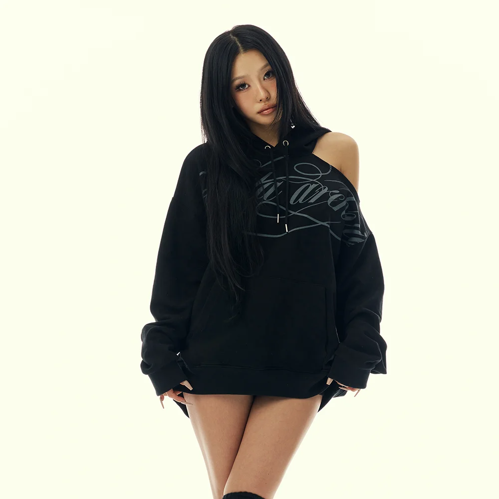 SCRIPT LETTERING ONE SHOULDER HOODED_BLACK