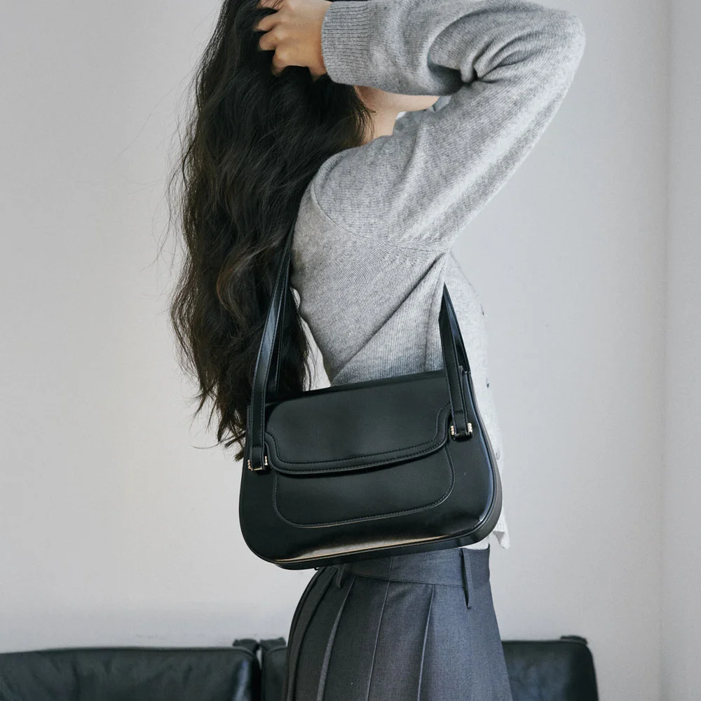 classic curve bag - black