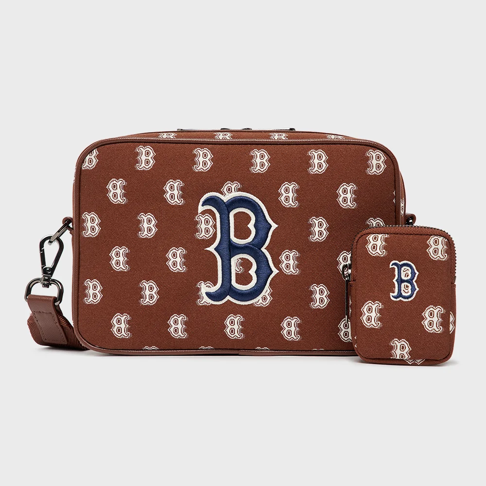 經典 Monogram 提花 斜揹袋 B (D.Brown)