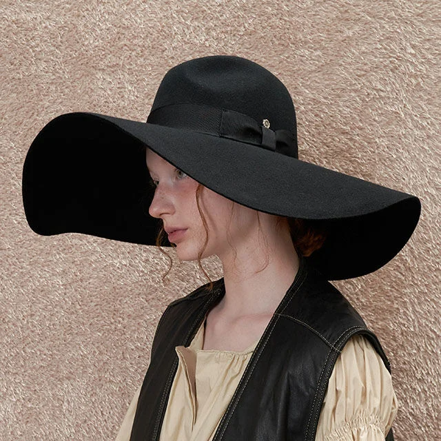 Dramatic Wide Brim Fedora
