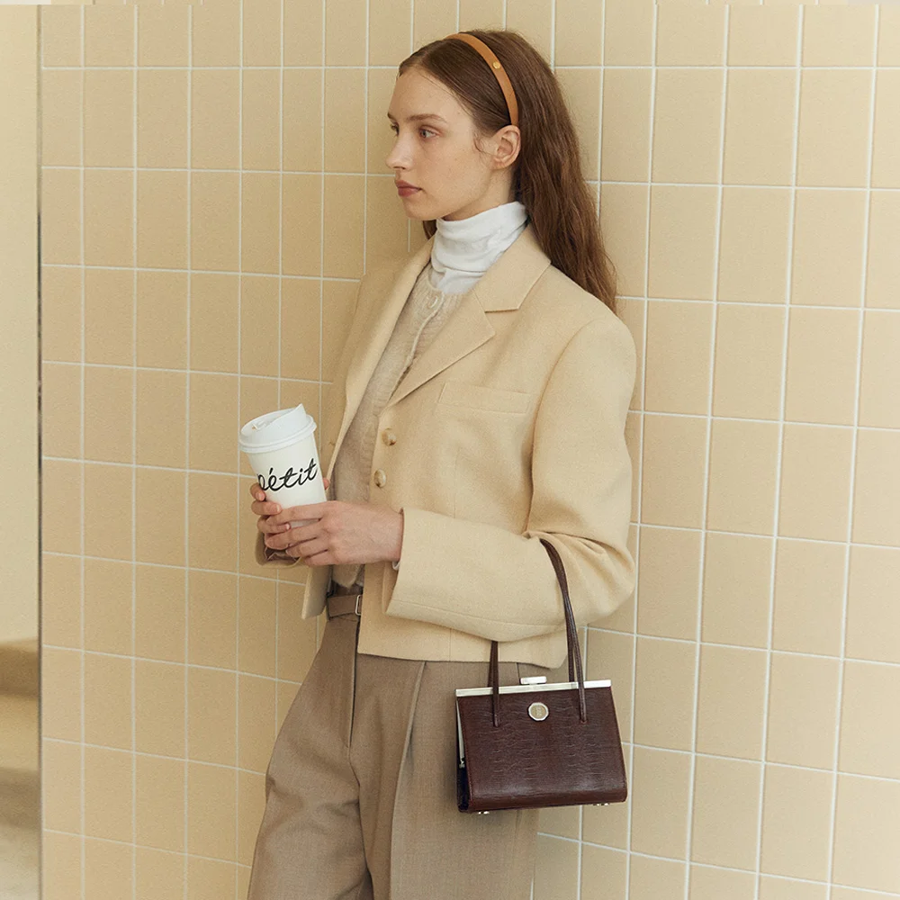 SINGLE DART SHORT JACKET(butter beige)