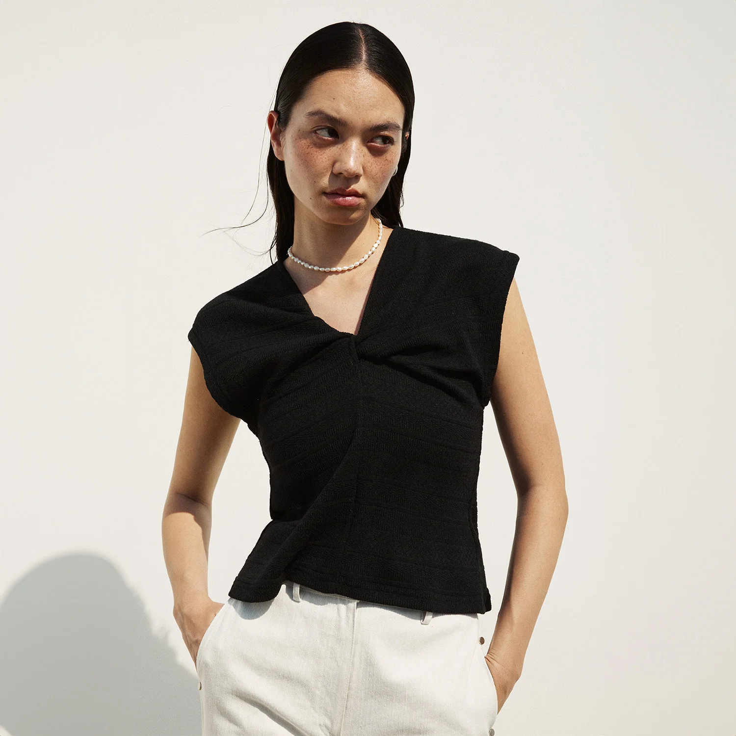 TWIST FRONT CROCHETED TOP BLACK