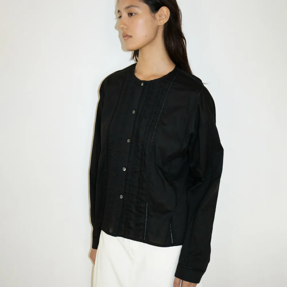 Cotton Eyelet Blouse (Black)