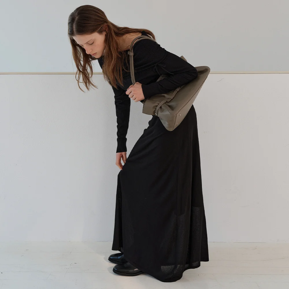 CHERI FLARED LONG SKIRT (BLACK)