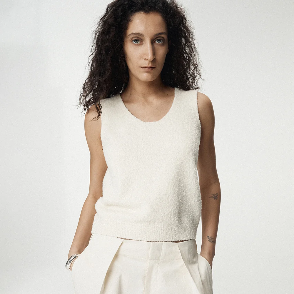 Italian Souffle Cotton Yarn U Neck Vest_Cotton