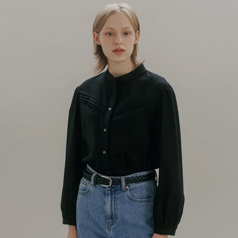 vintage cotton lace blouse (black)