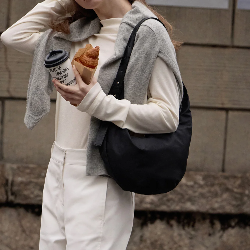 Nylon hobo bag - 2colors