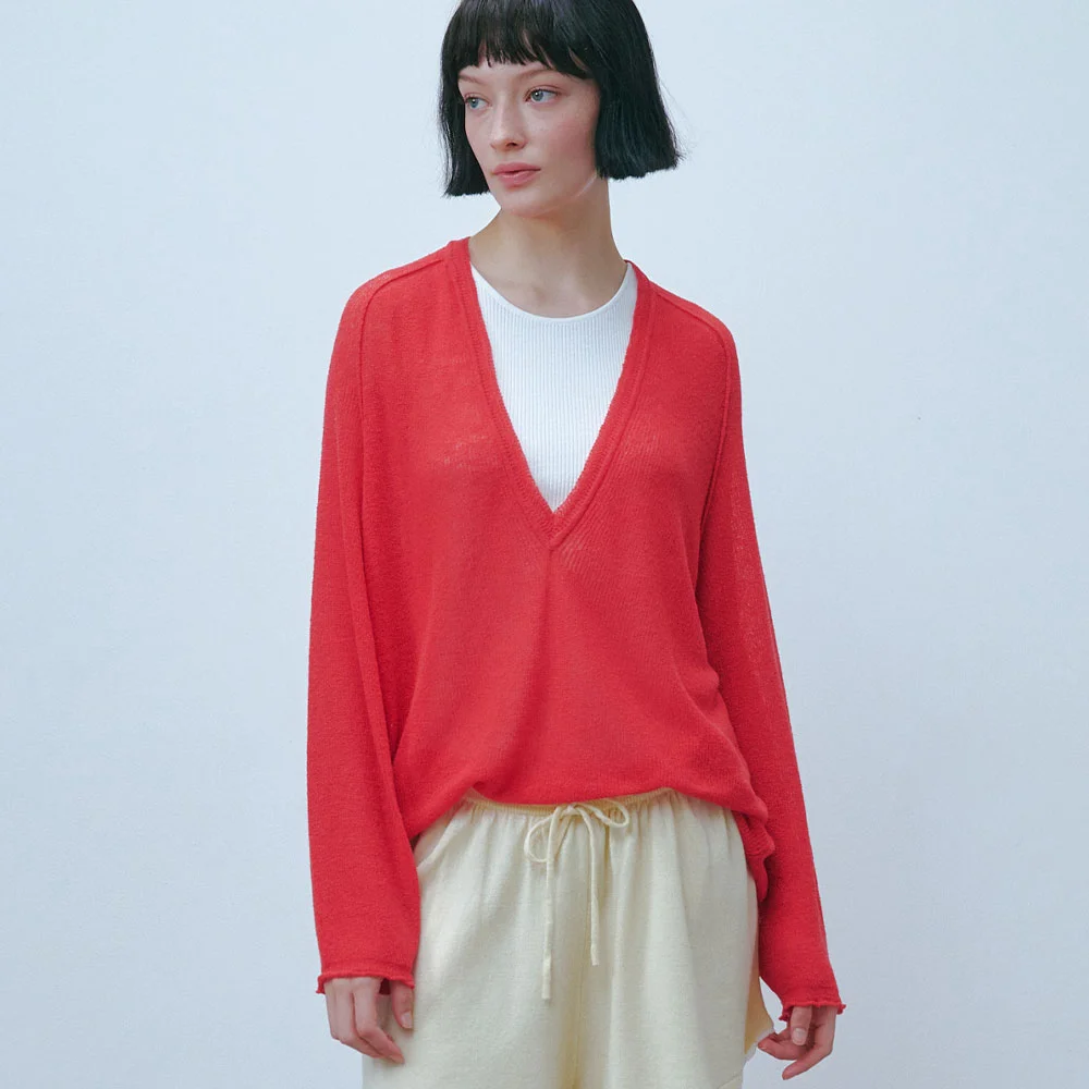 Linea Deep V-neck (Red)