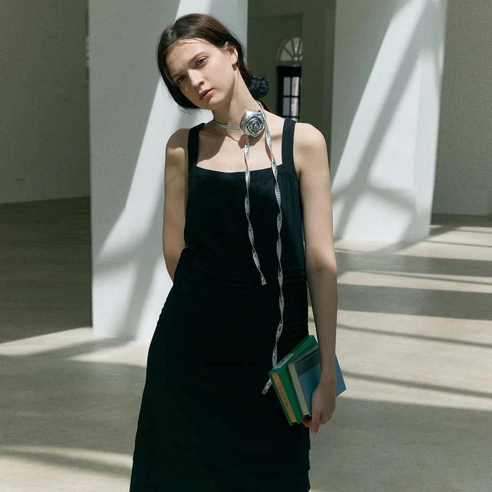 SQUARE-NECK BACK RIBBON DRESS (moat black)