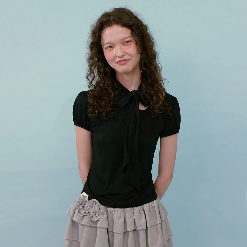 Ribbon Tie T-Shirt (Black)