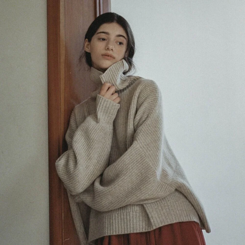 Hazzi Square Turdle-Neck Pull Over -4color
