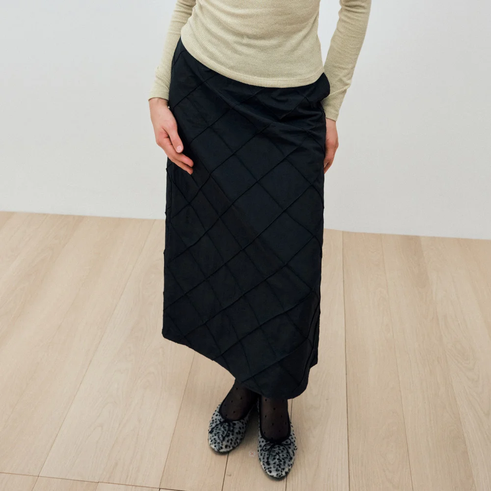 DIAMOND NYLON MAXI SKIRT / BLACK
