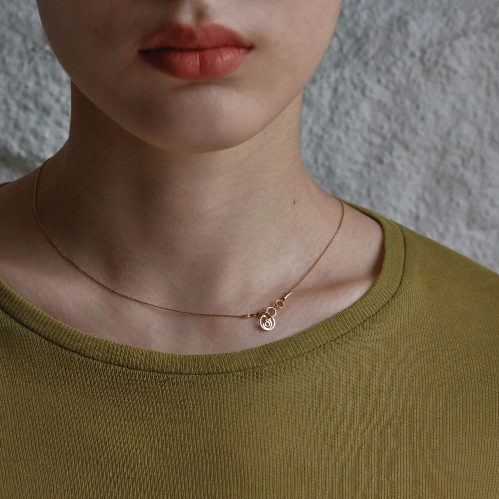 Slim Glow Surgical Necklace (Gold)