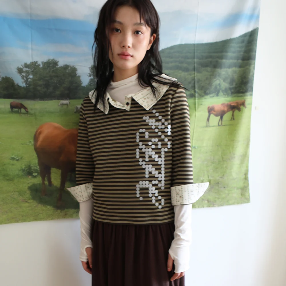FLORAL COLLAR STRIPE LOGO TOP KHAKI