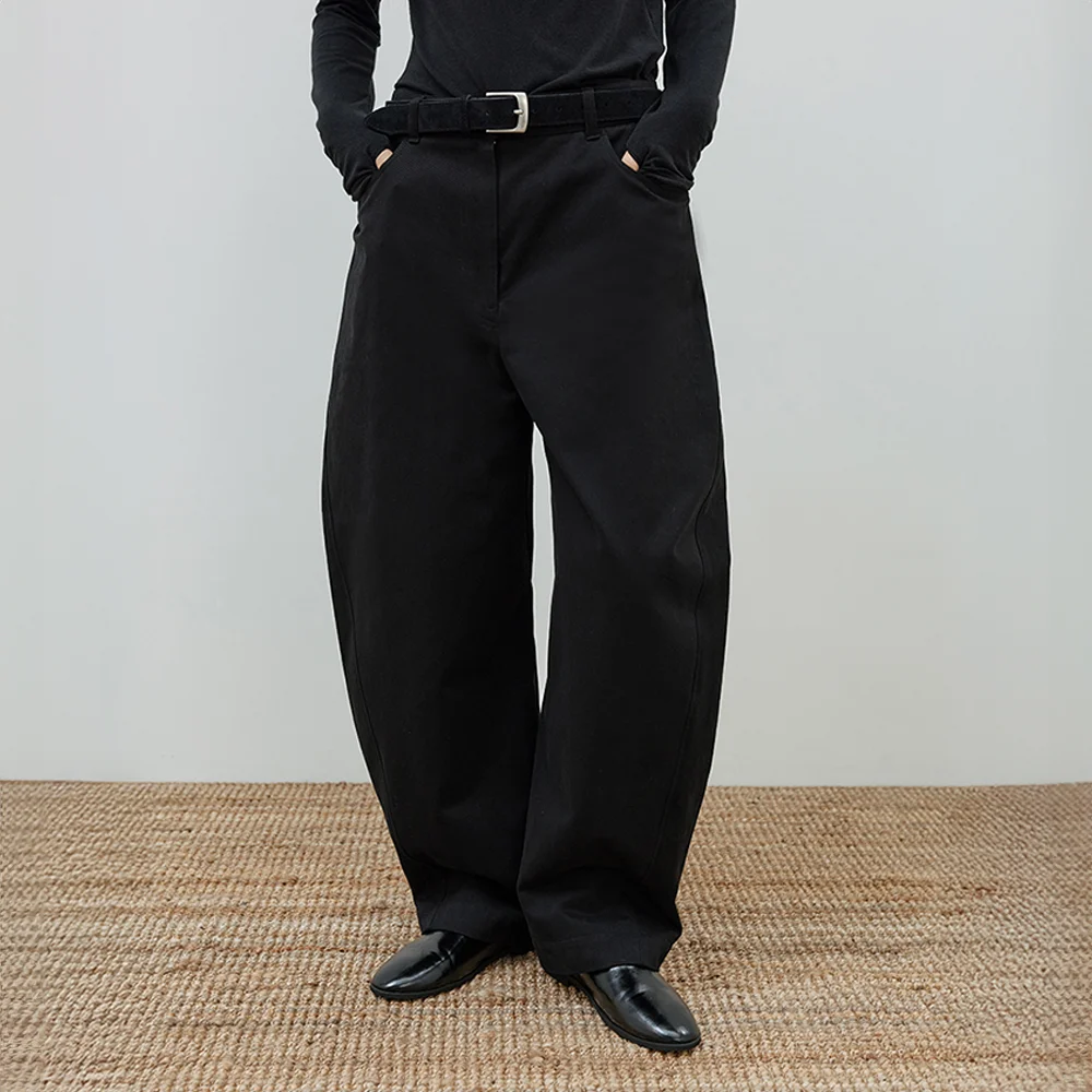 Tuck Detailed Curved Trousers (black)