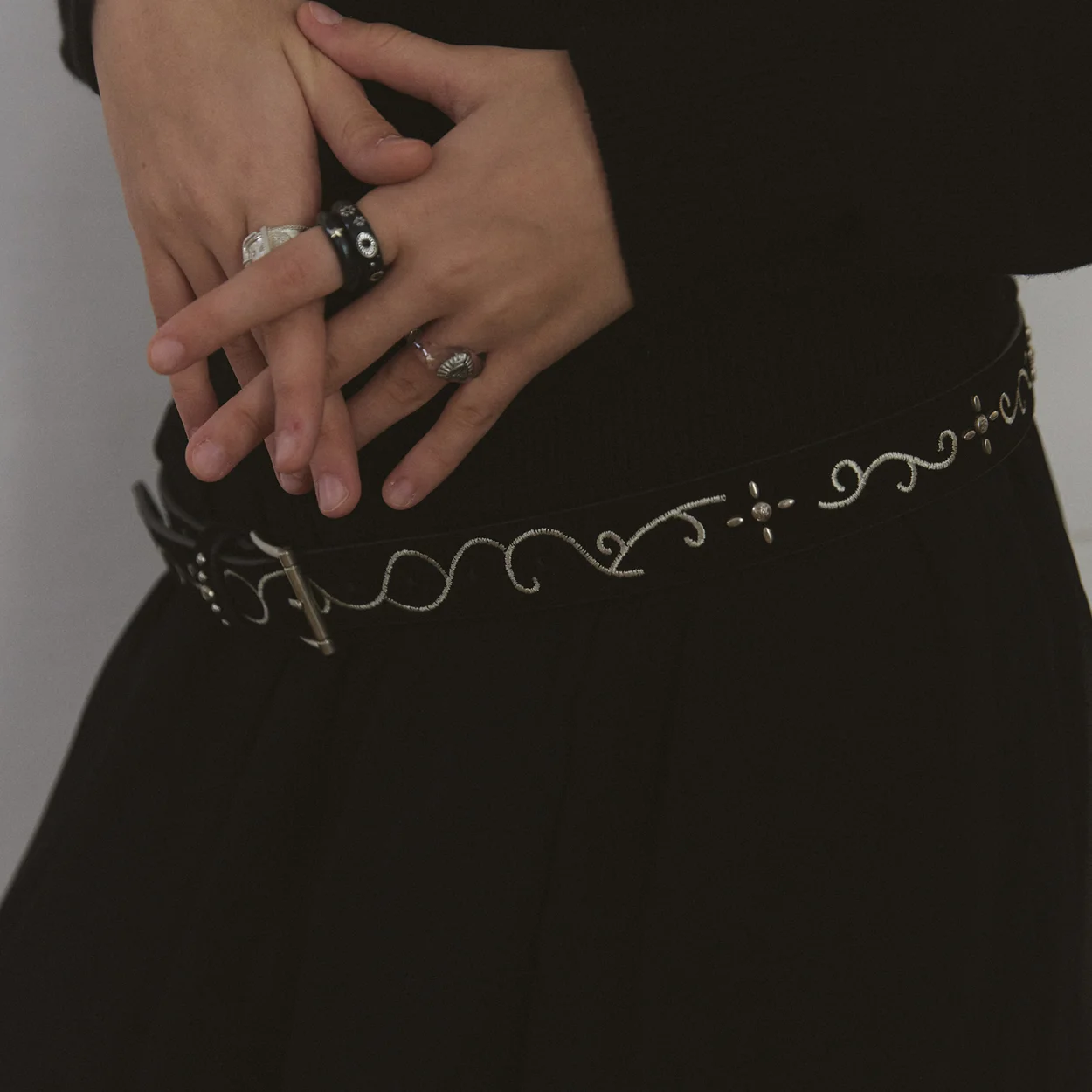 suede stitch belt-black