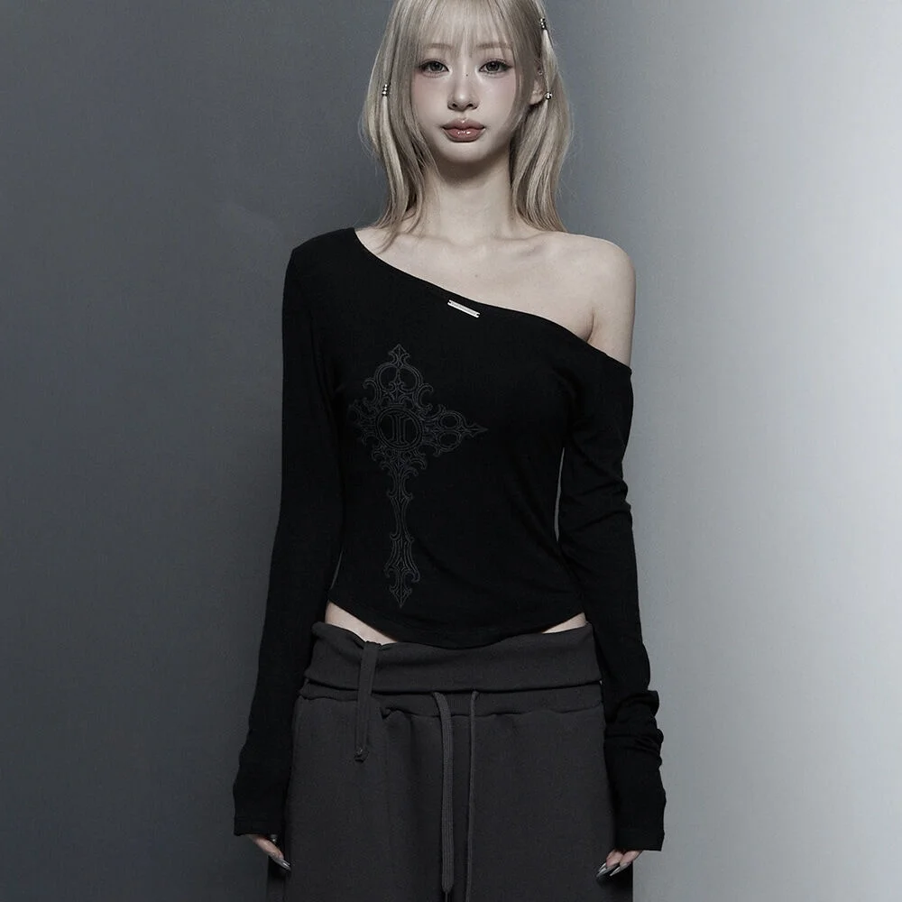 Lettering Printing One-Shoulder Long Sleeve Top (Black)